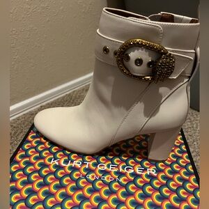 KURT GEIGER WHITE ANKLE LEATHER BOOTIES